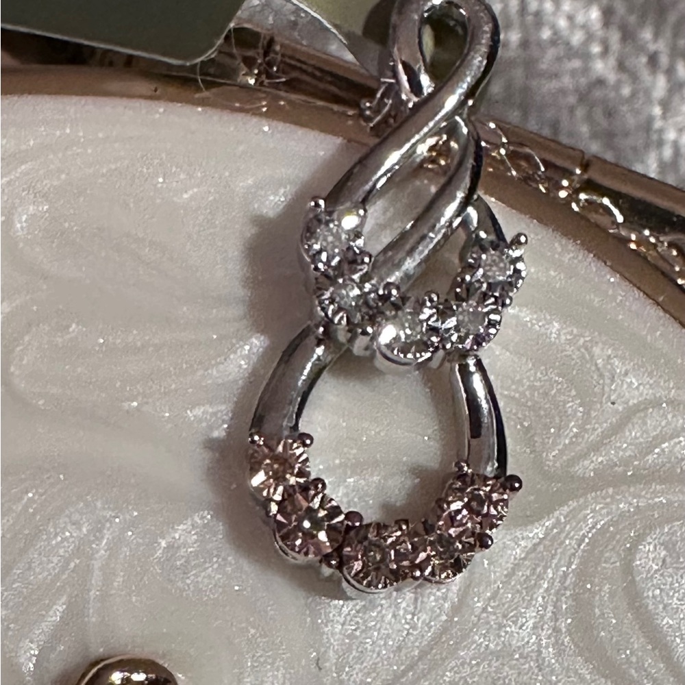 SOLD. Very Pretty Genuine Diamond Infinity Pendant NWT - Picture 3 of 11